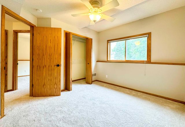 14790 40th Avenue N, Plymouth, MN 55446