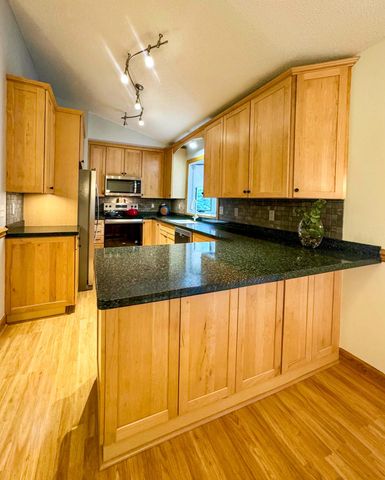 14790 40th Avenue N, Plymouth, MN 55446