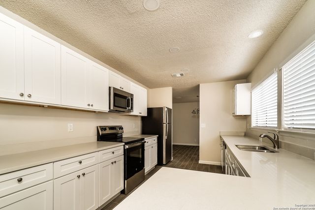 13331 Deer Falls, San Antonio, TX 78249