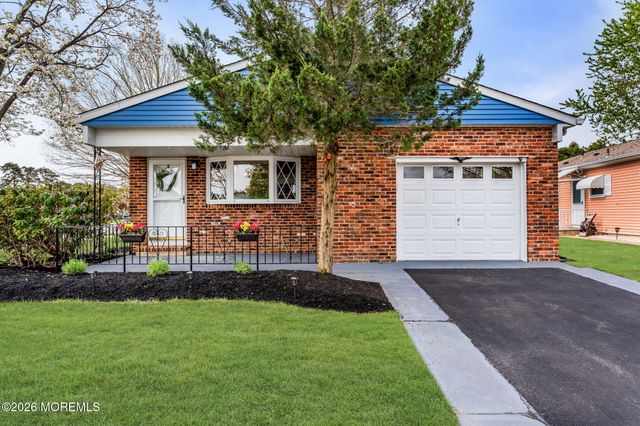 31 Vail Street, Toms River, NJ 08757