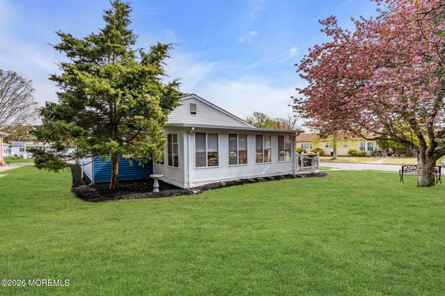 31 Vail Street, Toms River, NJ 08757