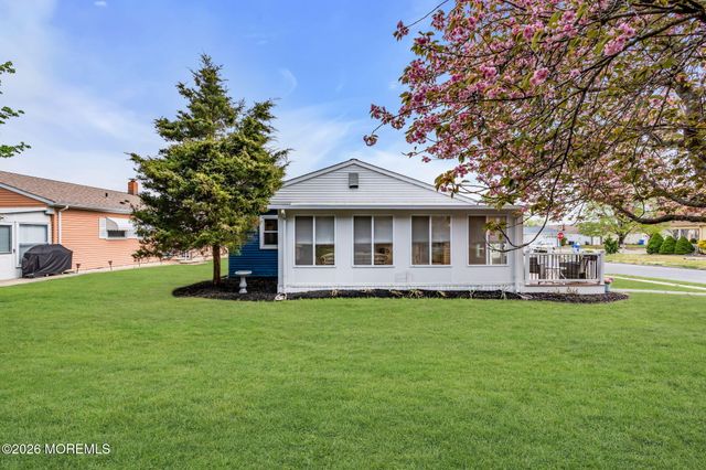 31 Vail Street, Toms River, NJ 08757