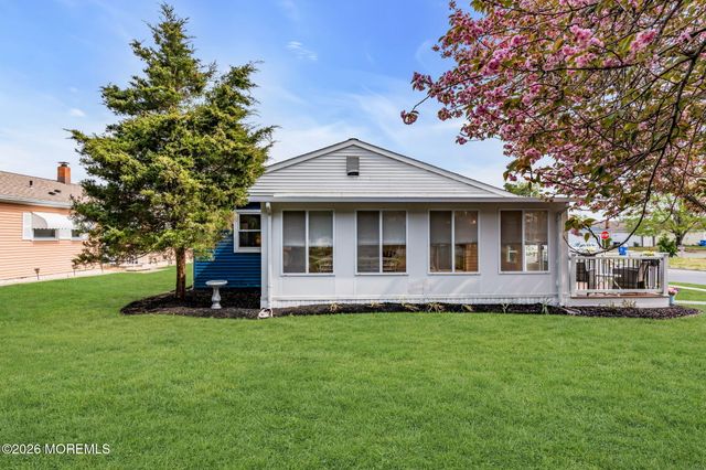 31 Vail Street, Toms River, NJ 08757