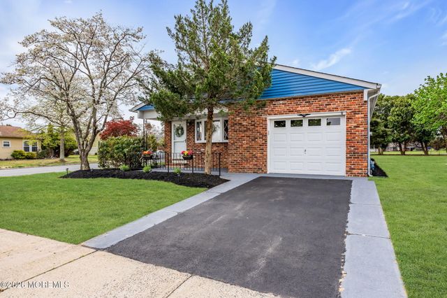 31 Vail Street, Toms River, NJ 08757