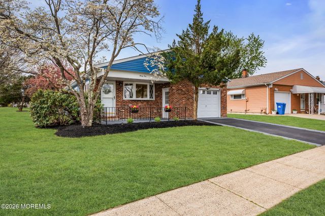 31 Vail Street, Toms River, NJ 08757