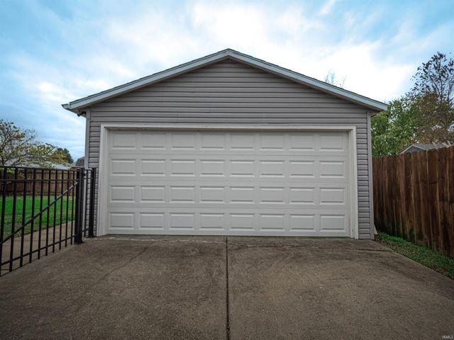 4121 Deer Trail, Evansville, IN 47715