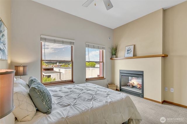 210 W Pioneer #316, Puyallup, WA 98371