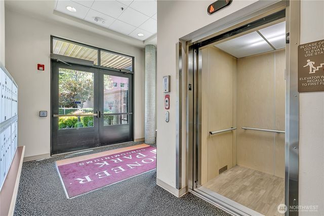 210 W Pioneer #316, Puyallup, WA 98371