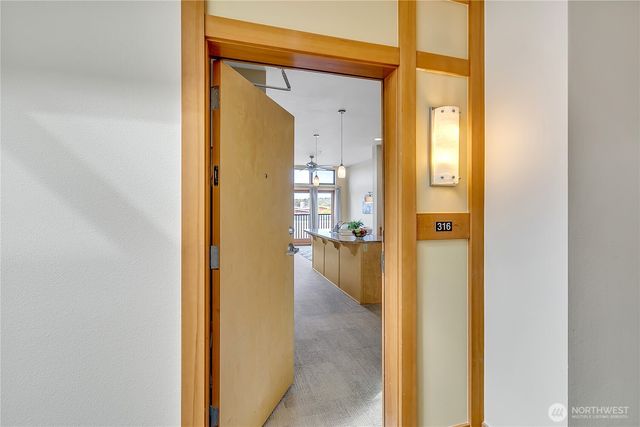 210 W Pioneer #316, Puyallup, WA 98371