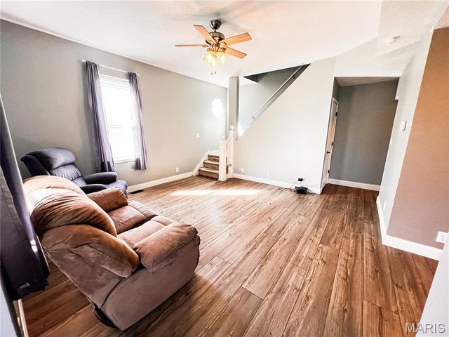 951 10th Street, Carlyle, IL 62231