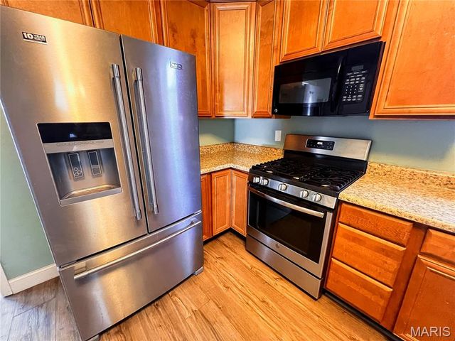 951 10th Street, Carlyle, IL 62231