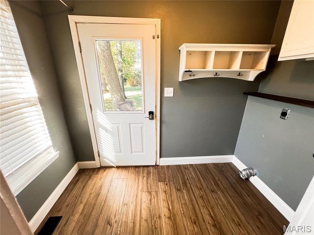 951 10th Street, Carlyle, IL 62231