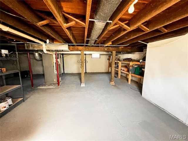 951 10th Street, Carlyle, IL 62231