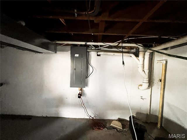 951 10th Street, Carlyle, IL 62231