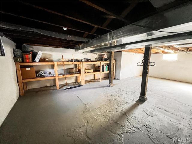 951 10th Street, Carlyle, IL 62231