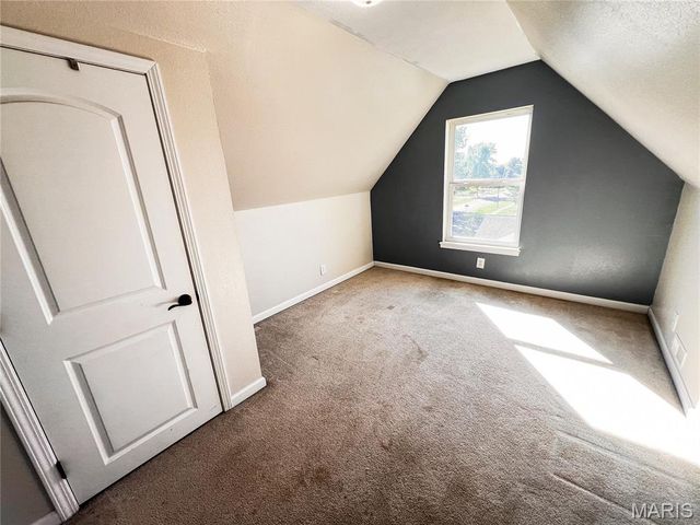 951 10th Street, Carlyle, IL 62231