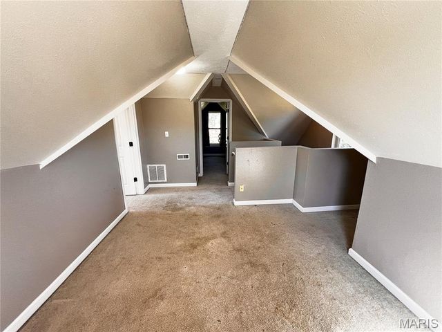 951 10th Street, Carlyle, IL 62231