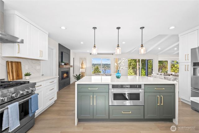 15705 62nd Avenue NE, Kenmore, WA 98028