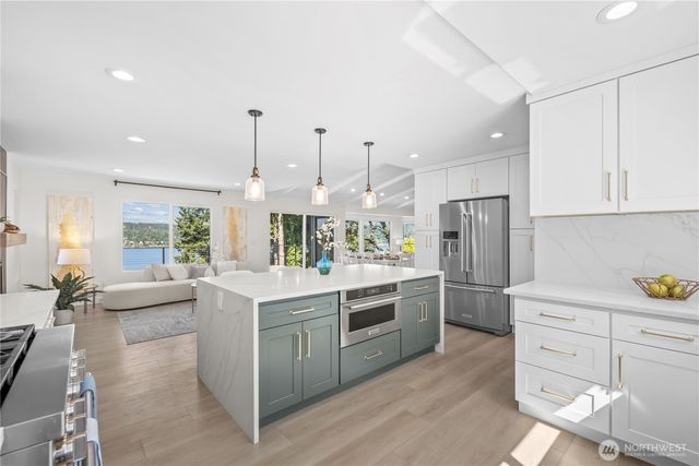 15705 62nd Avenue NE, Kenmore, WA 98028