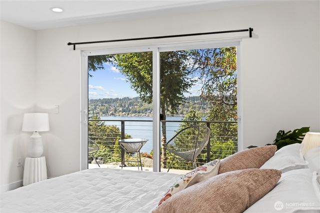 15705 62nd Avenue NE, Kenmore, WA 98028