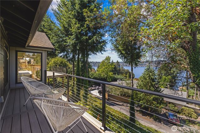 15705 62nd Avenue NE, Kenmore, WA 98028