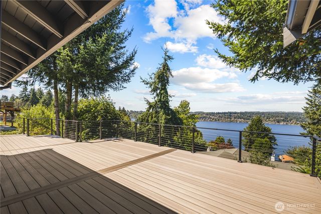 15705 62nd Avenue NE, Kenmore, WA 98028