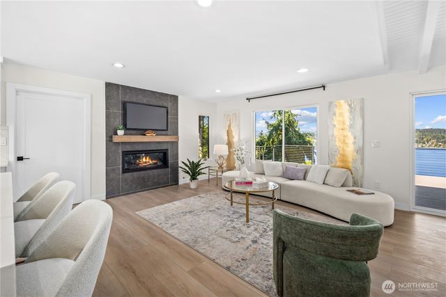 15705 62nd Avenue NE, Kenmore, WA 98028