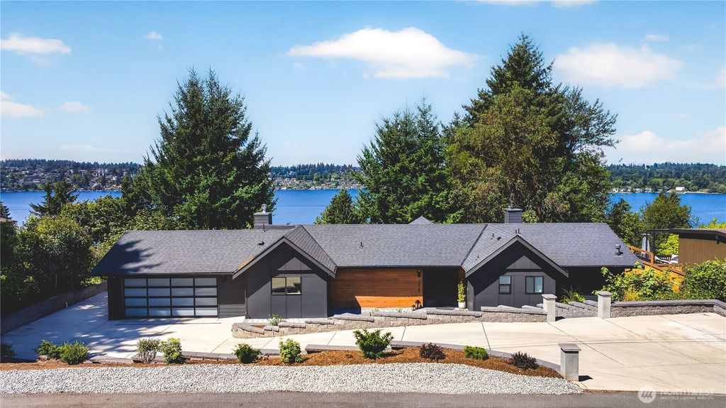 15705 62nd Avenue NE, Kenmore, WA 98028