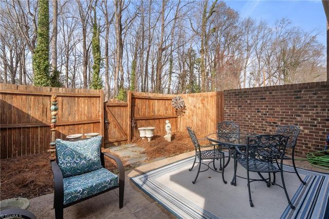 2946 Saint Marks Road I, Winston-salem, NC 27103