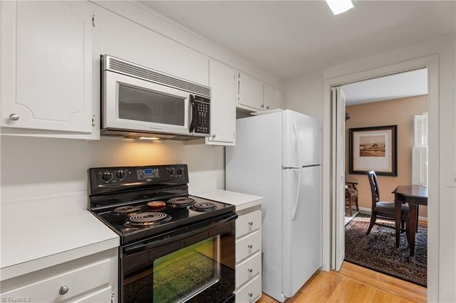 2946 Saint Marks Road I, Winston-salem, NC 27103