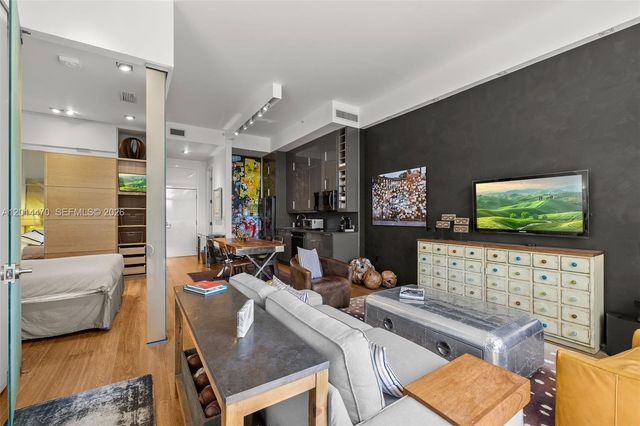 2001 Meridian Ave 404, Miami Beach, FL 33139