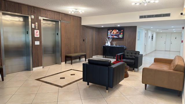 3960 Oaks Clubhouse Drive 502, Pompano Beach, FL 33069