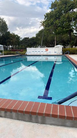 3960 Oaks Clubhouse Drive 502, Pompano Beach, FL 33069