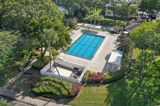 3960 Oaks Clubhouse Drive 502, Pompano Beach, FL 33069