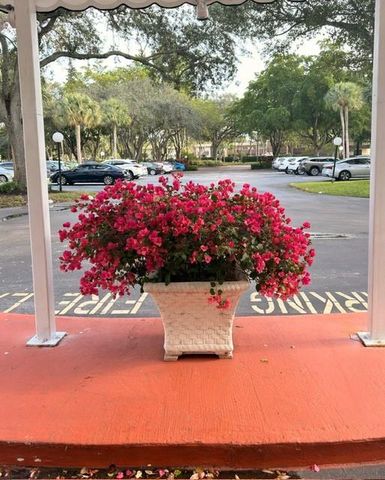 3960 Oaks Clubhouse Drive 502, Pompano Beach, FL 33069