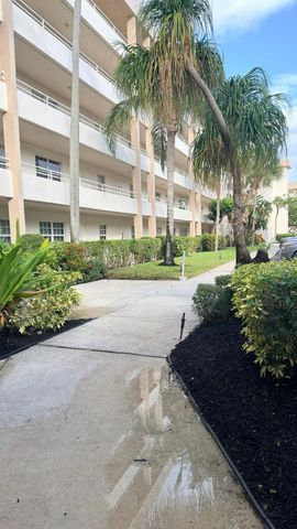 3960 Oaks Clubhouse Drive 502, Pompano Beach, FL 33069