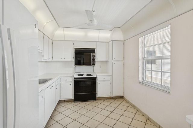 3960 Oaks Clubhouse Drive 502, Pompano Beach, FL 33069