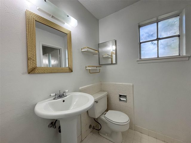 7206 S Gessner Road, Houston, TX 77036