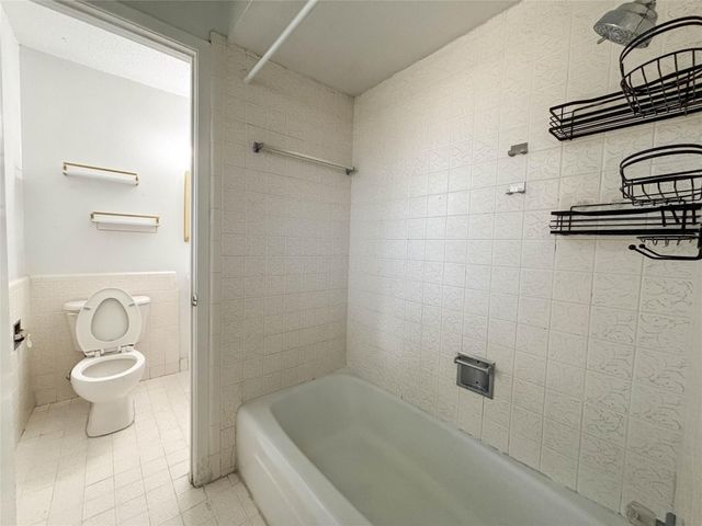 7206 S Gessner Road, Houston, TX 77036