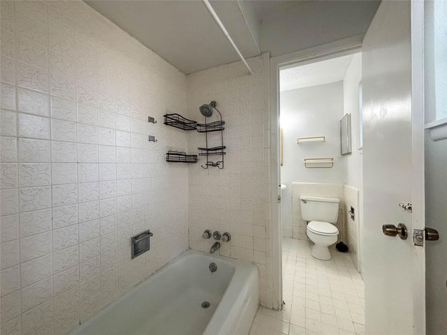 7206 S Gessner Road, Houston, TX 77036