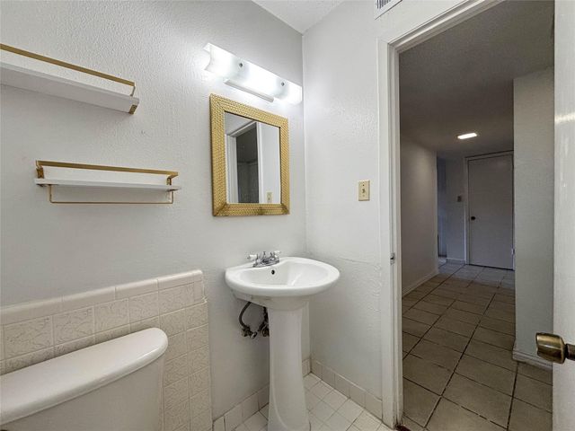 7206 S Gessner Road, Houston, TX 77036