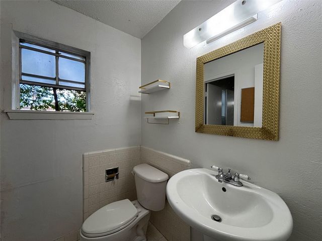 7206 S Gessner Road, Houston, TX 77036