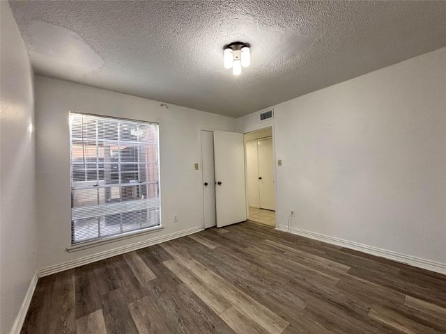 7206 S Gessner Road, Houston, TX 77036