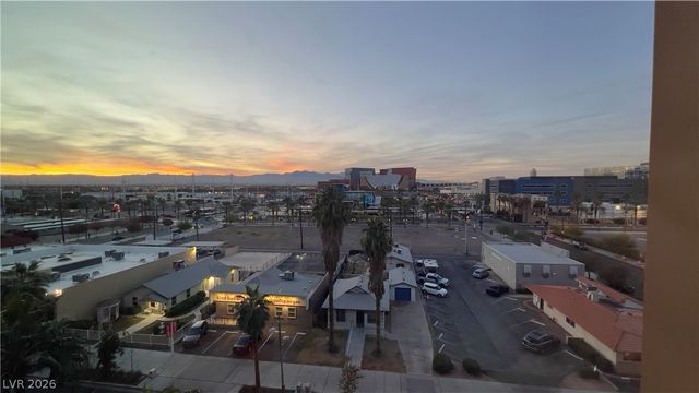 353 East Bonneville Avenue 718, Las Vegas, NV 89101