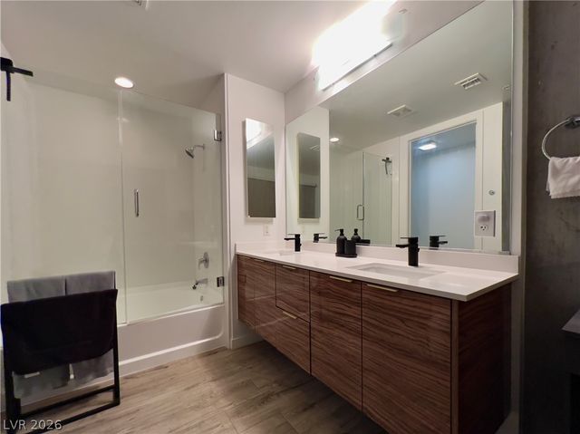 353 East Bonneville Avenue 718, Las Vegas, NV 89101