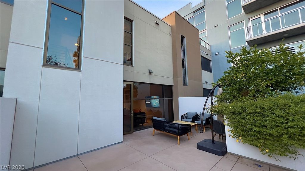 353 East Bonneville Avenue 718, Las Vegas, NV 89101