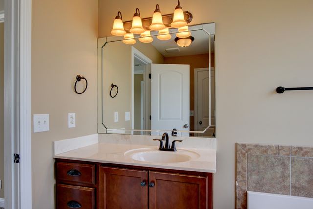 3776 Suiter Rd, Clarksville, TN 37040