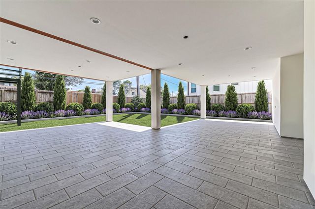 4927 Heatherglen Drive, Houston, TX 77096