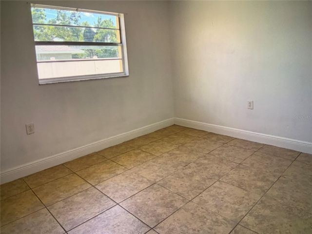 1205 AVENUE L, Haines City, FL 33844