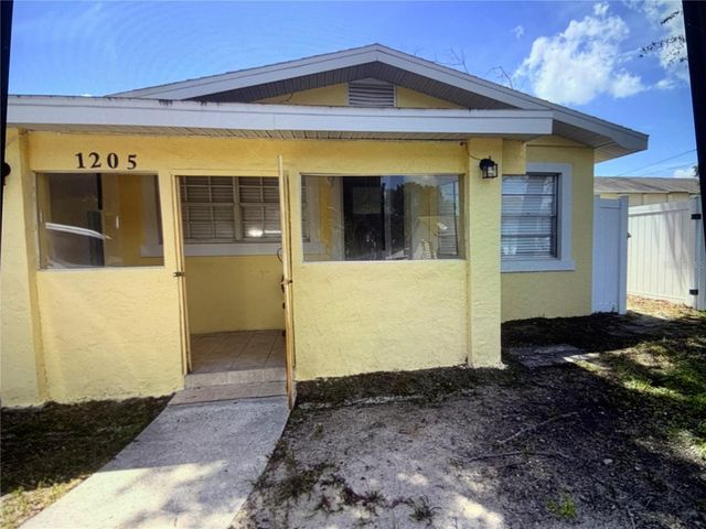 1205 AVENUE L, Haines City, FL 33844